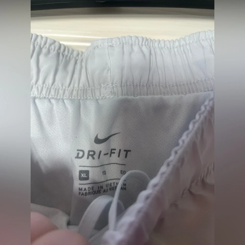 Nike Women’s DriFit Athletic Running Shorts Size XL - Picture 5 of 7